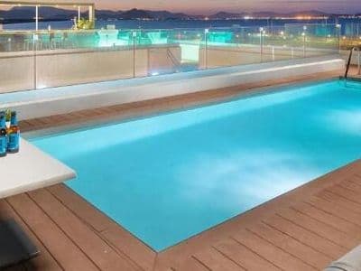 Pool auf der Dachterrasse des Boutiquehotels Llaut