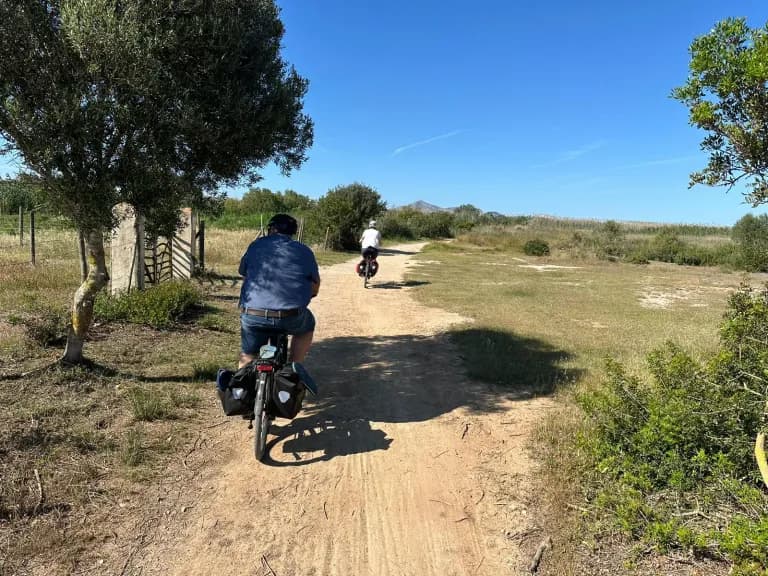 PetitHotel Tour Mallorca: quiet lane below the Tramuntana between Algaida and Moscari